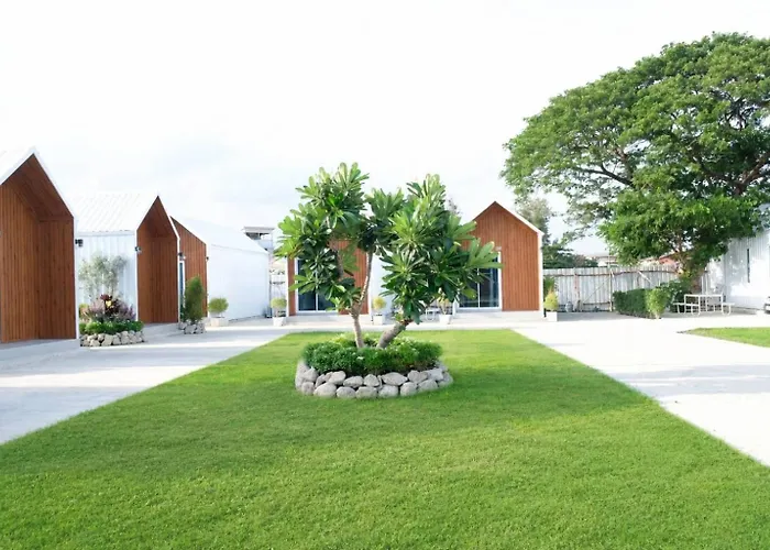 เซฟโซนรีสอร์ท สวนหลวง Safezone Suan Luang *